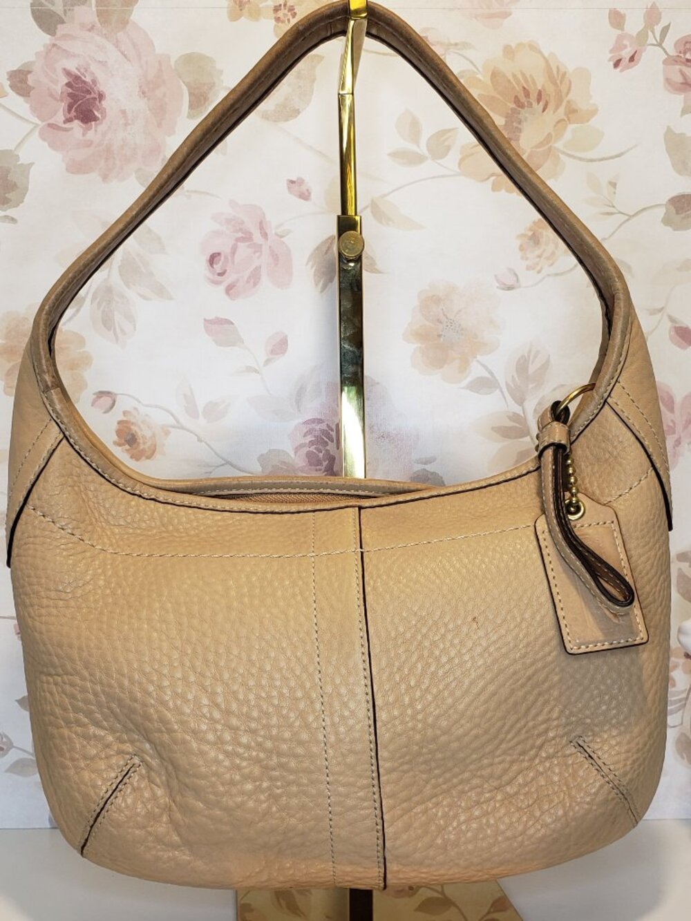 Vintage COACH Ergo Hobo Tan or Beige Pebbled Leather Crescent Shoulder Bag #1161